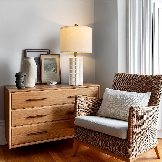 Innqoo 22.6" Modern Ceramic Bedside Lamps Set of 2, Lamps for Bedroom,White - Image 3